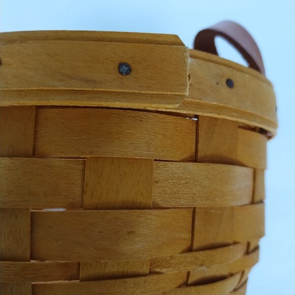 Longaberger 2001 Small Round Basket With Leather Handles - Picture 3 of 13